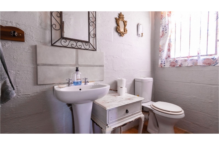 4 Bedroom Property for Sale in Hooikraal Western Cape